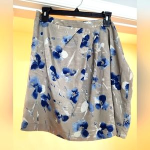 Ann Taylor, size large, blue and white flowers with a gray base